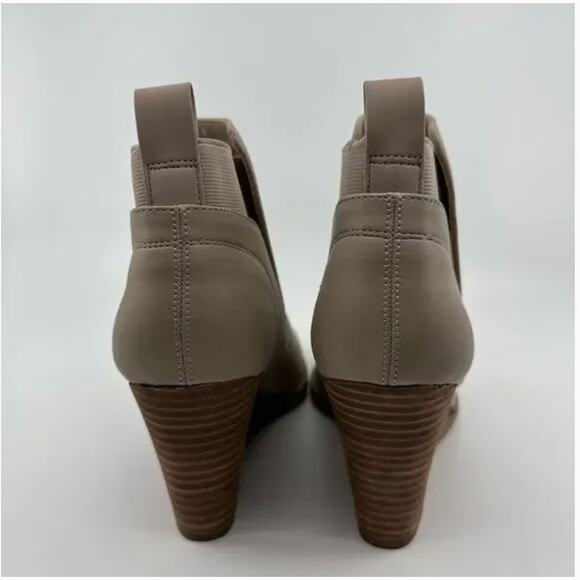 DV Dolce Vita Gerdy Ankle Bootie 9 Wedge Heel Vegan Leather Beige Tan Boho - Picture 2 of 6